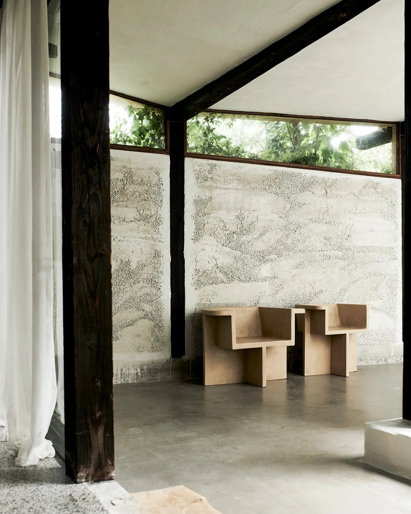 brutalità minimalist lounge chair