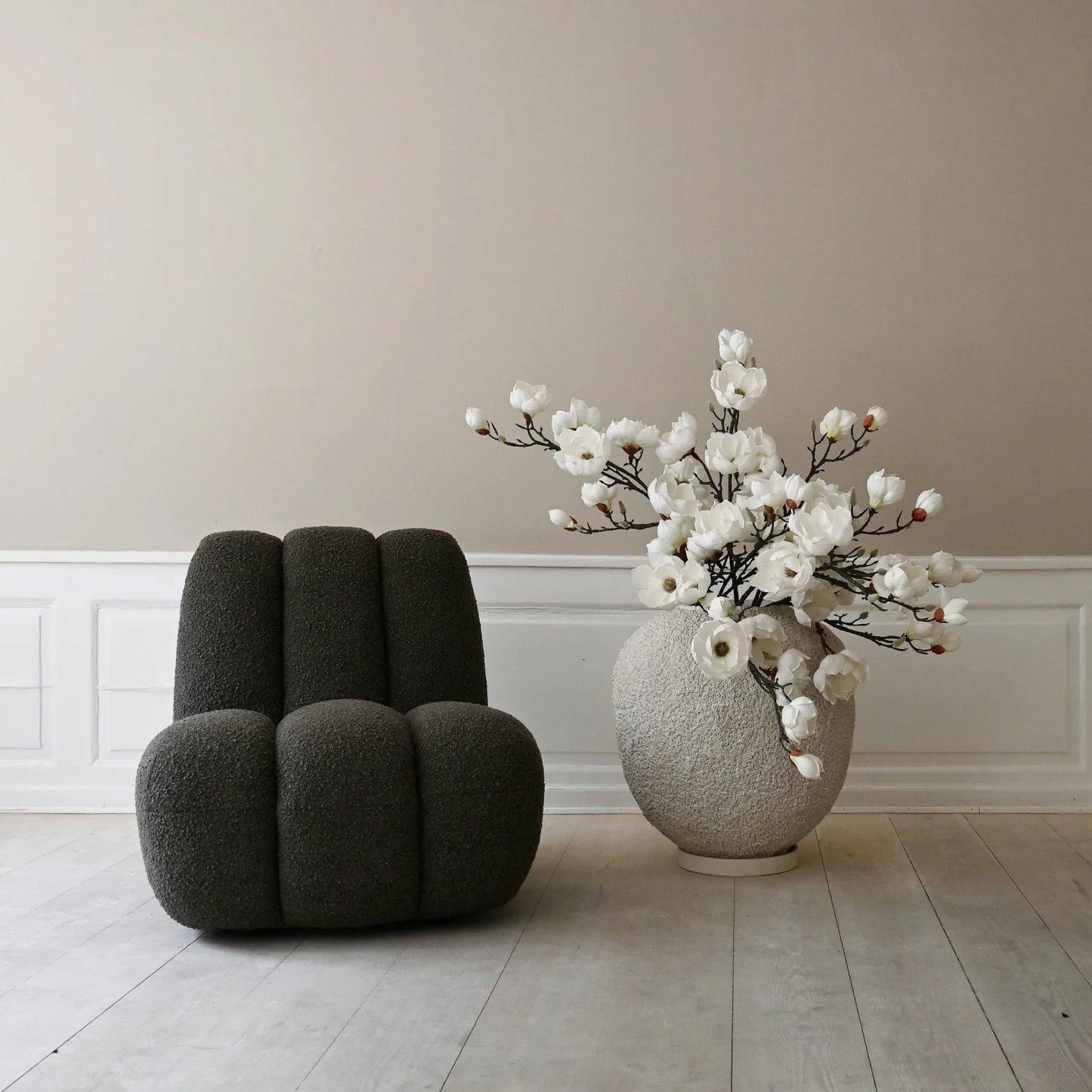 mano boucle lounge chair