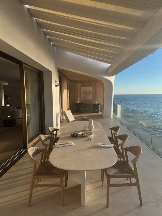 Display-suite furniture planned for maintenance, reuse and post-campaign sale