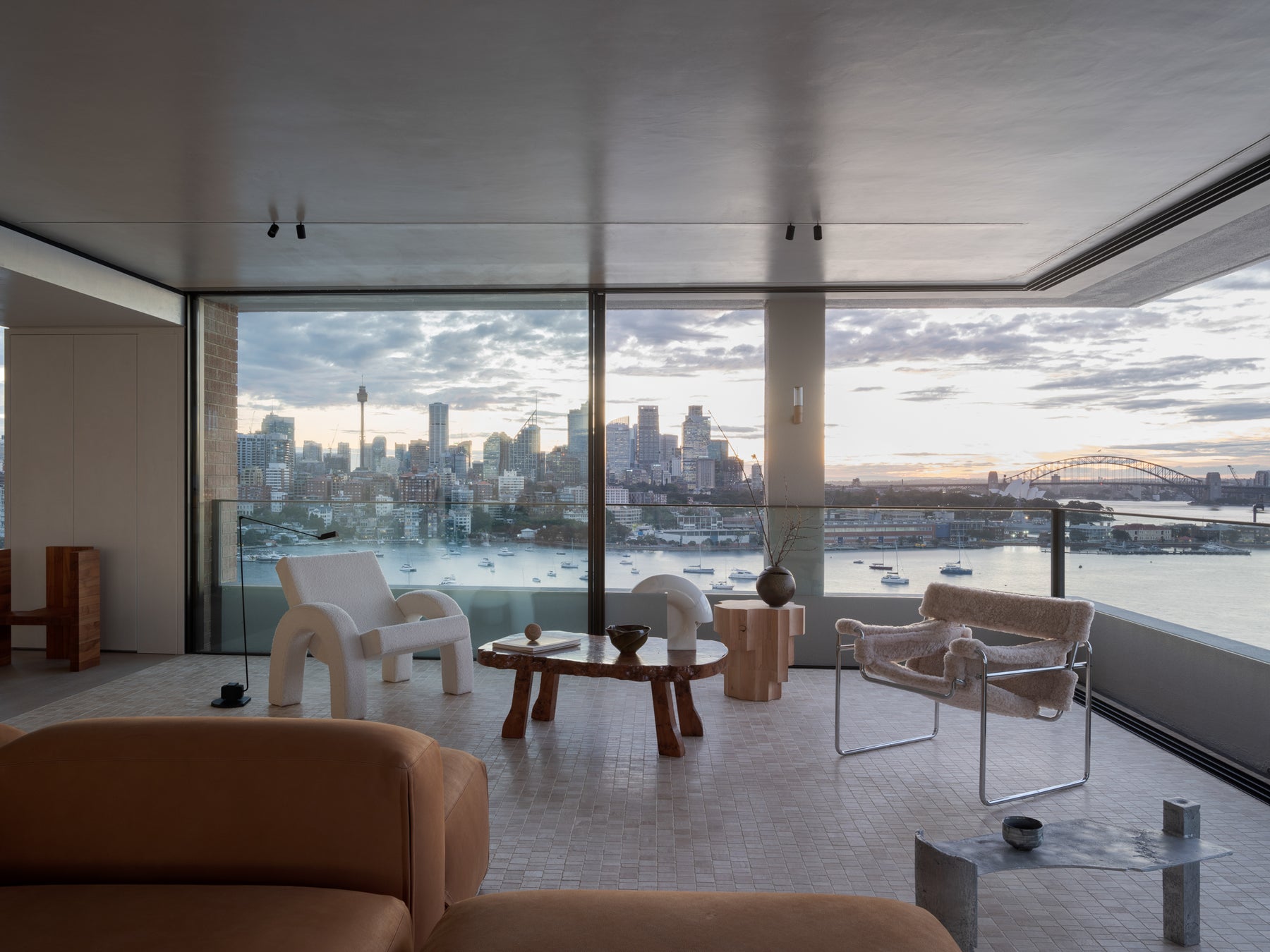 Harbour Sub-Penthouse, Thornton Place