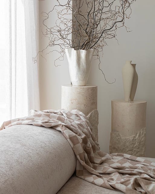 Frastagliata Fibreglass Side Table - DorsaFrastagliata Fibreglass Side TableSet