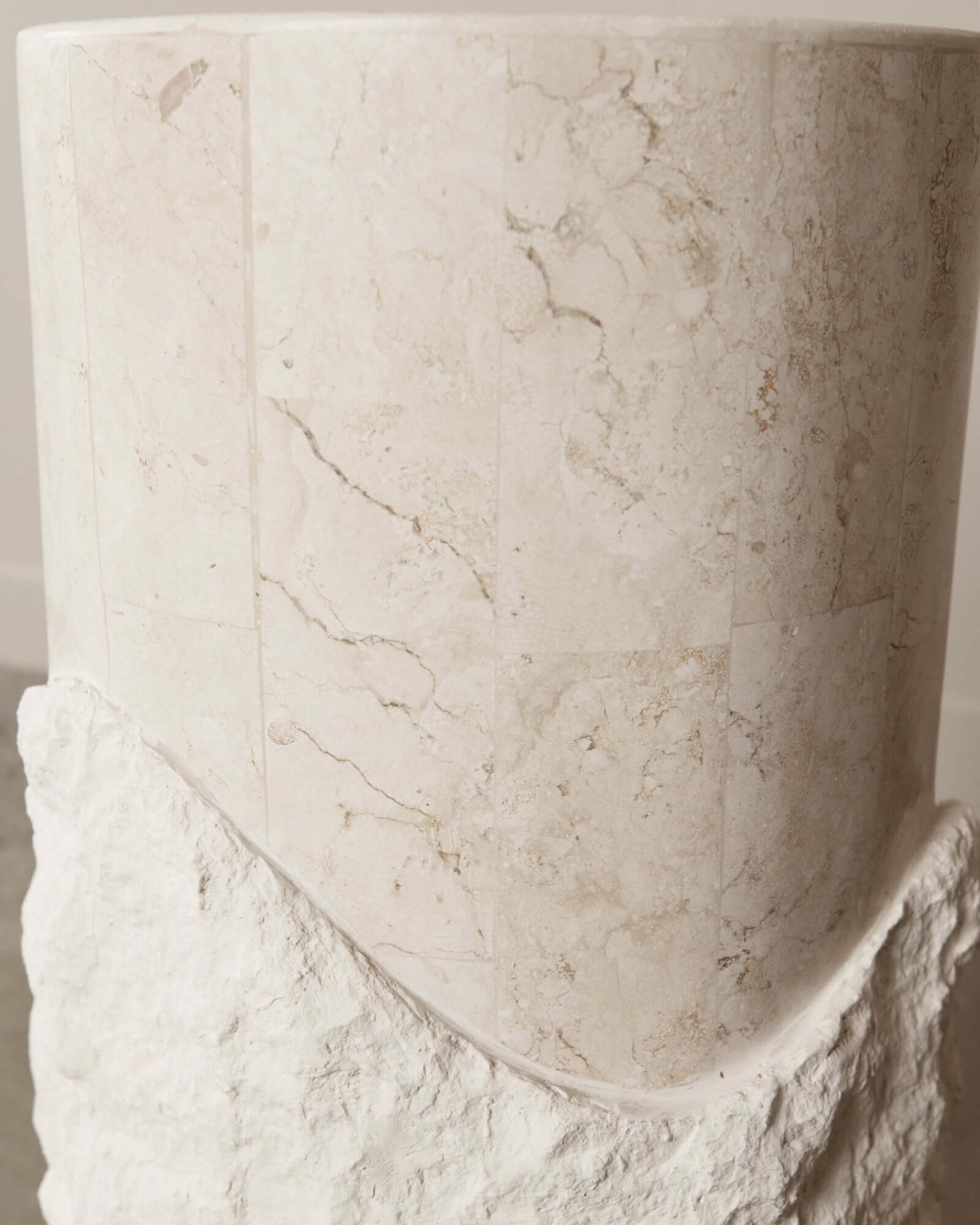 Frastagliata Fibreglass Side Table - DorsaFrastagliata Fibreglass Side TableTall