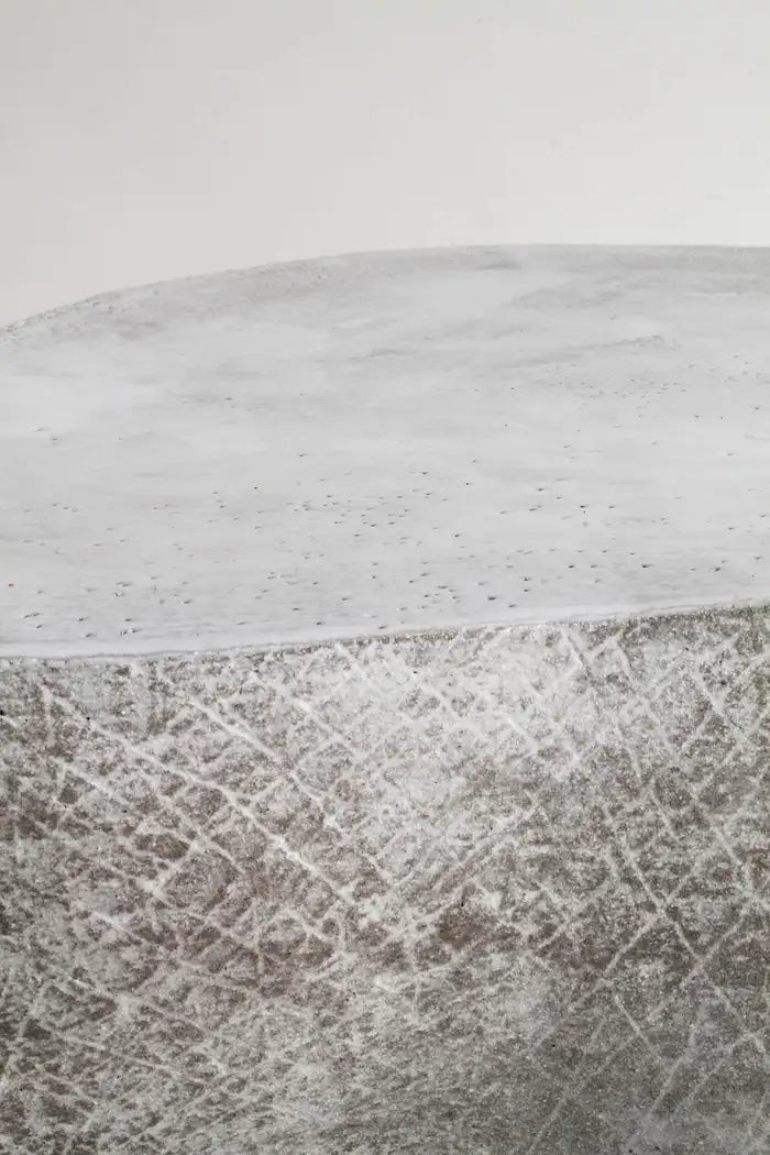 perché polyresin side table