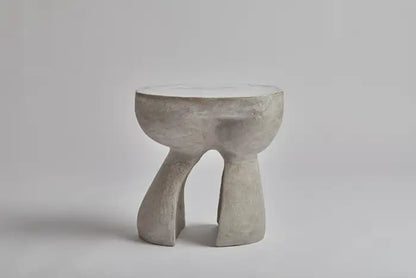 perché polyresin side table