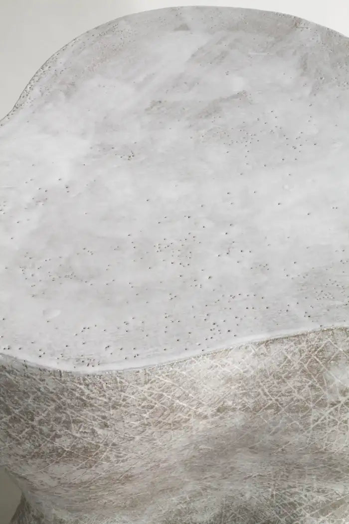 perché polyresin side table