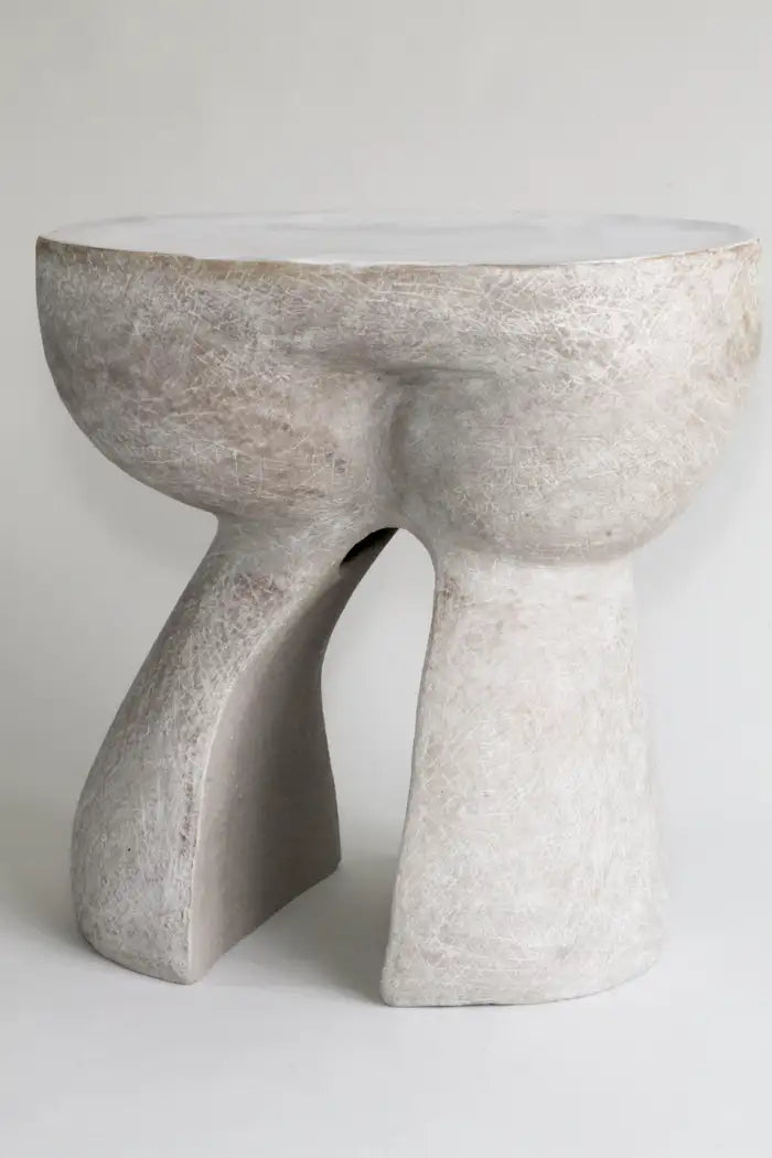perché polyresin side table