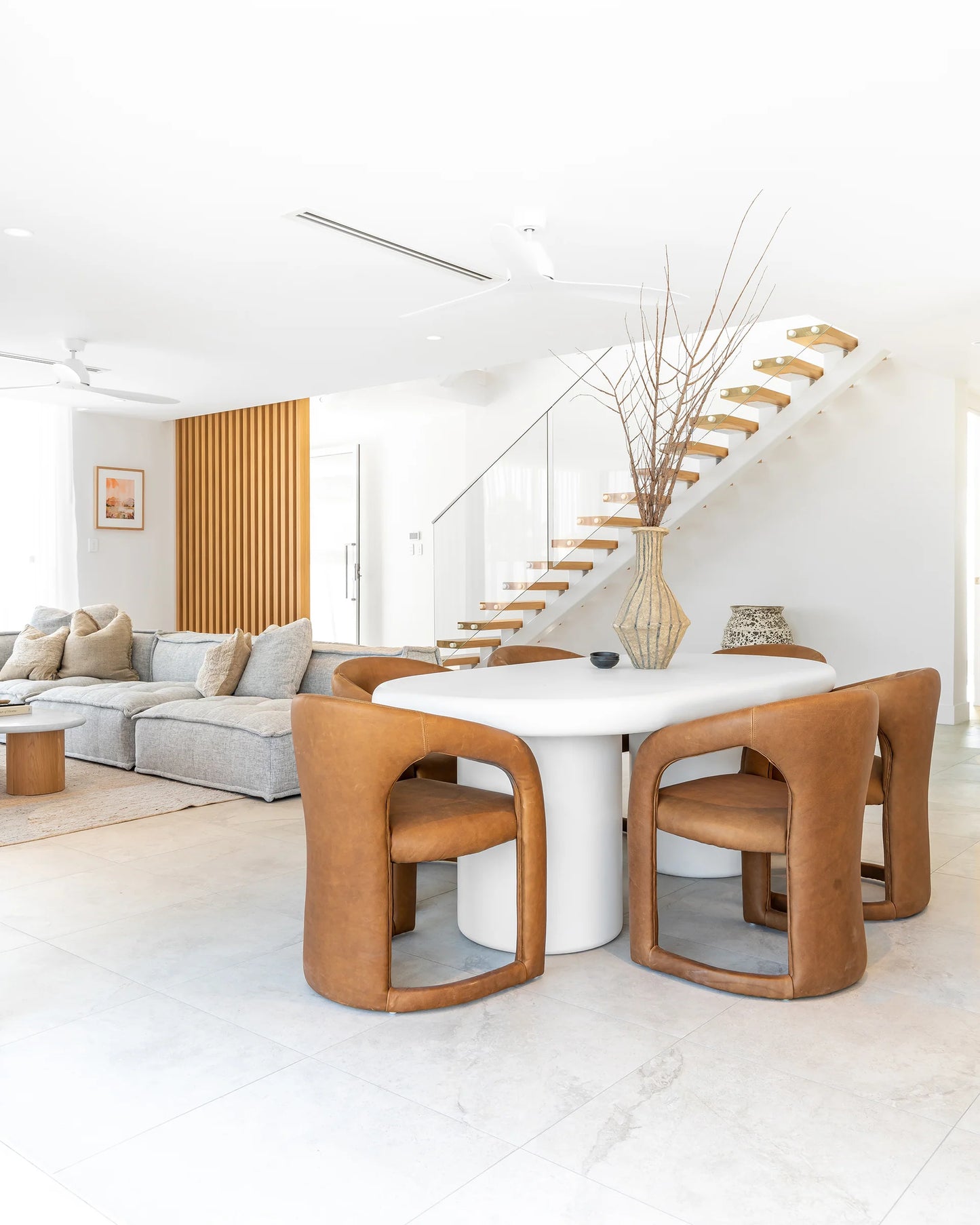 rinomata ergonomic armchair